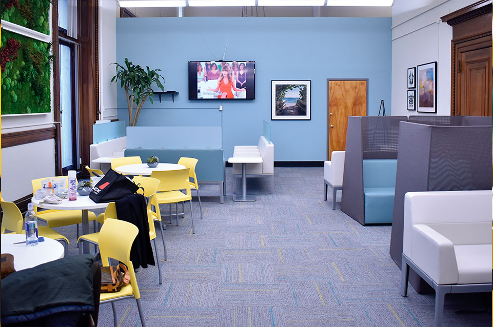 Reception room photo 2
